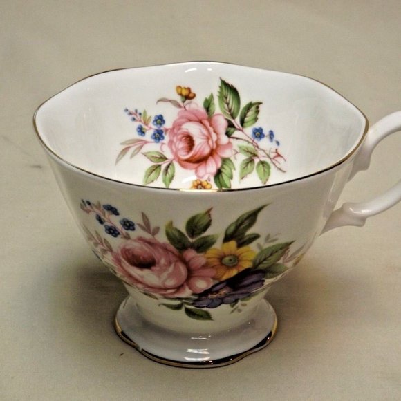 Royal Albert Bone China England Floral Pattern Tea Cup and Saucer - Picture 3 of 12